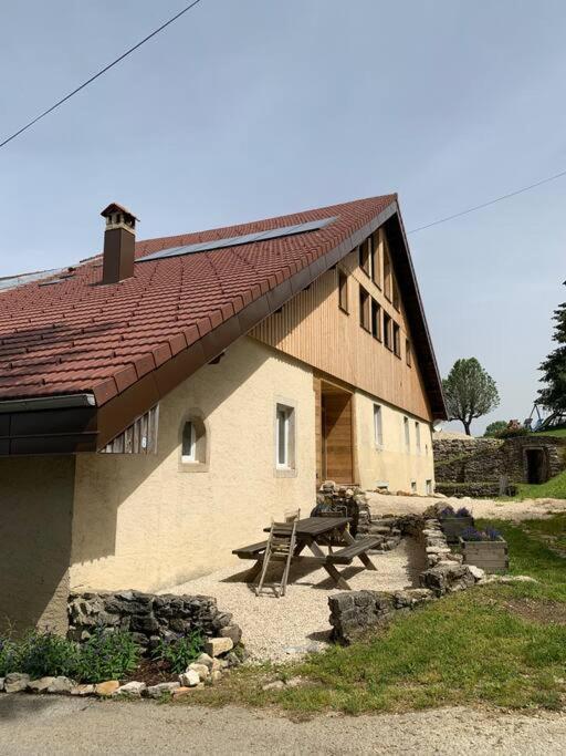 Ancienne Ferme Comtoise 4 Etoiles, 11 Personnes Lac St-Point/Mont D'Or Montperreux المظهر الخارجي الصورة